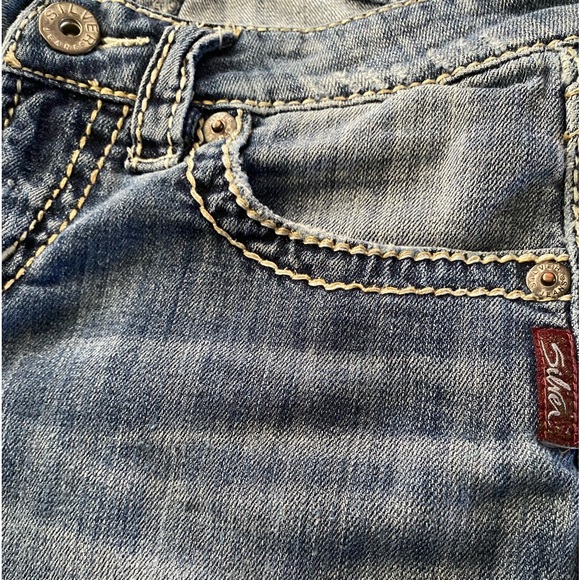 Silver Jeans Lola 17” Straight Distressed Bootcut - Picture 6 of 9